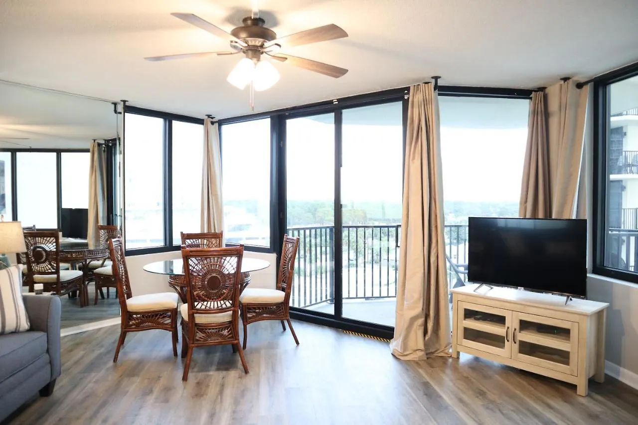 Beach Front Condo, King Size Bed, Sleeps 4 Panama City Beach Aparthotel