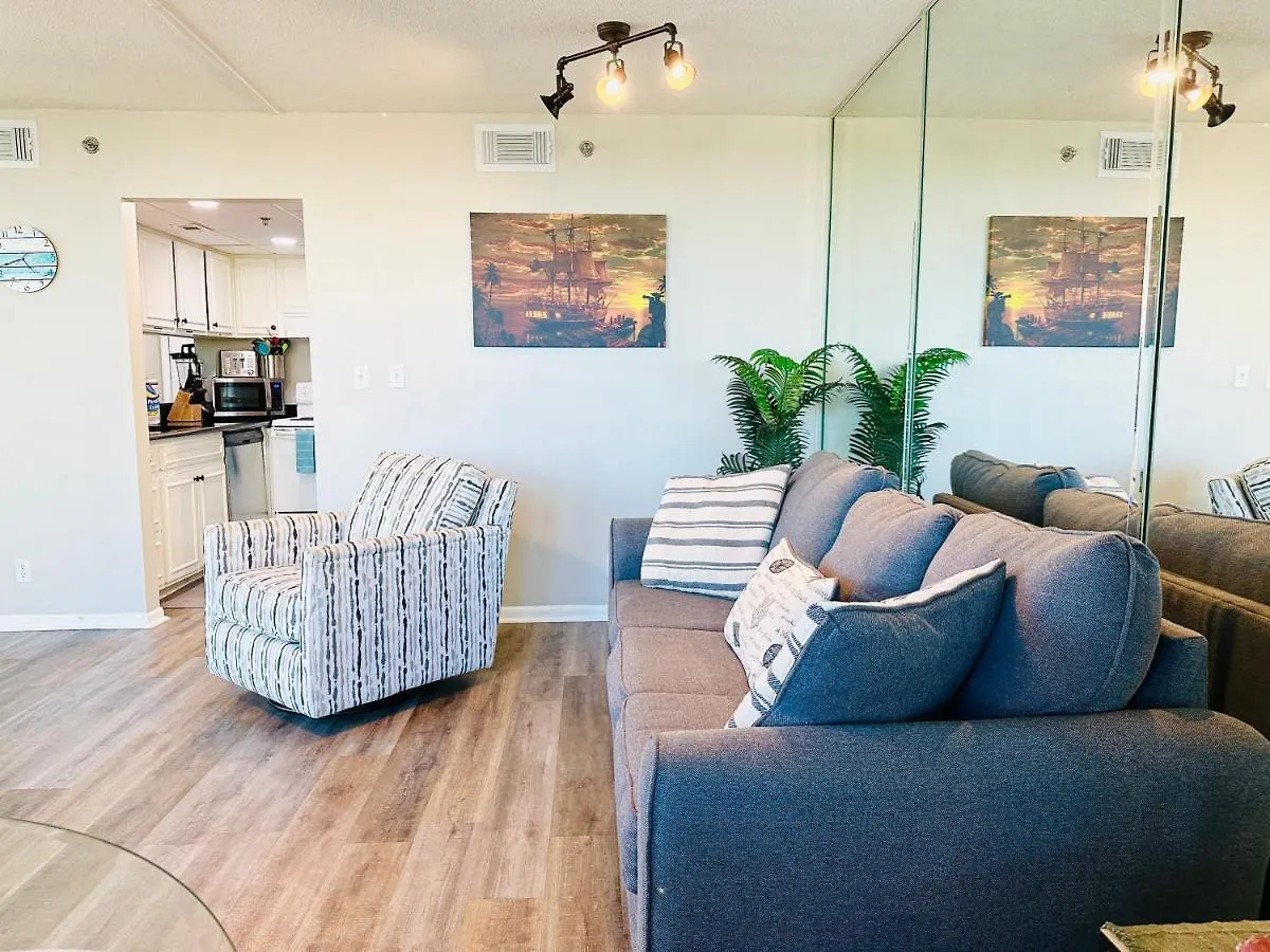 Aparthotel Beach Front Condo, King Size Bed, Sleeps 4 Panama City Beach