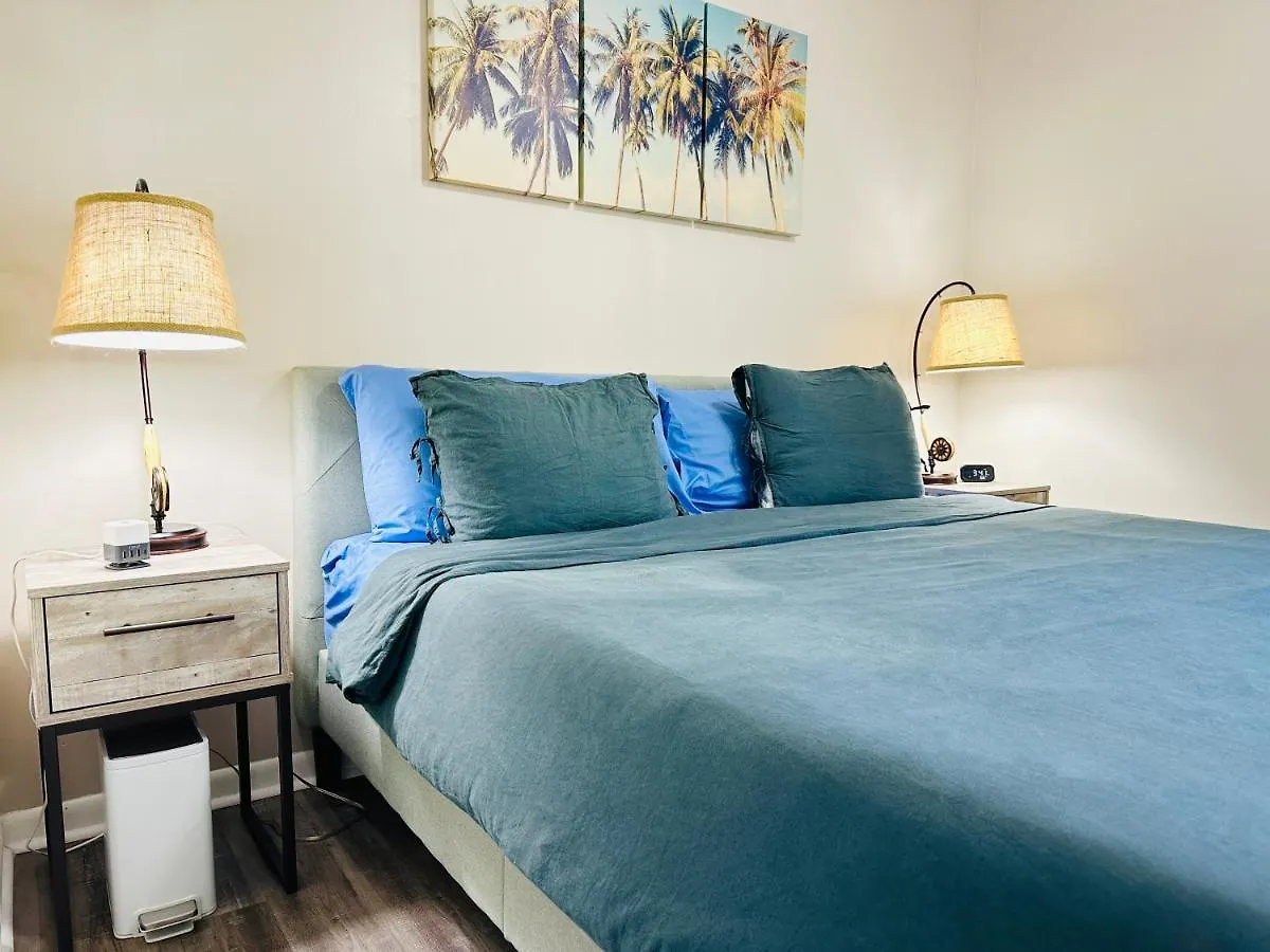 Beach Front Condo, King Size Bed, Sleeps 4 Panama City Beach United States