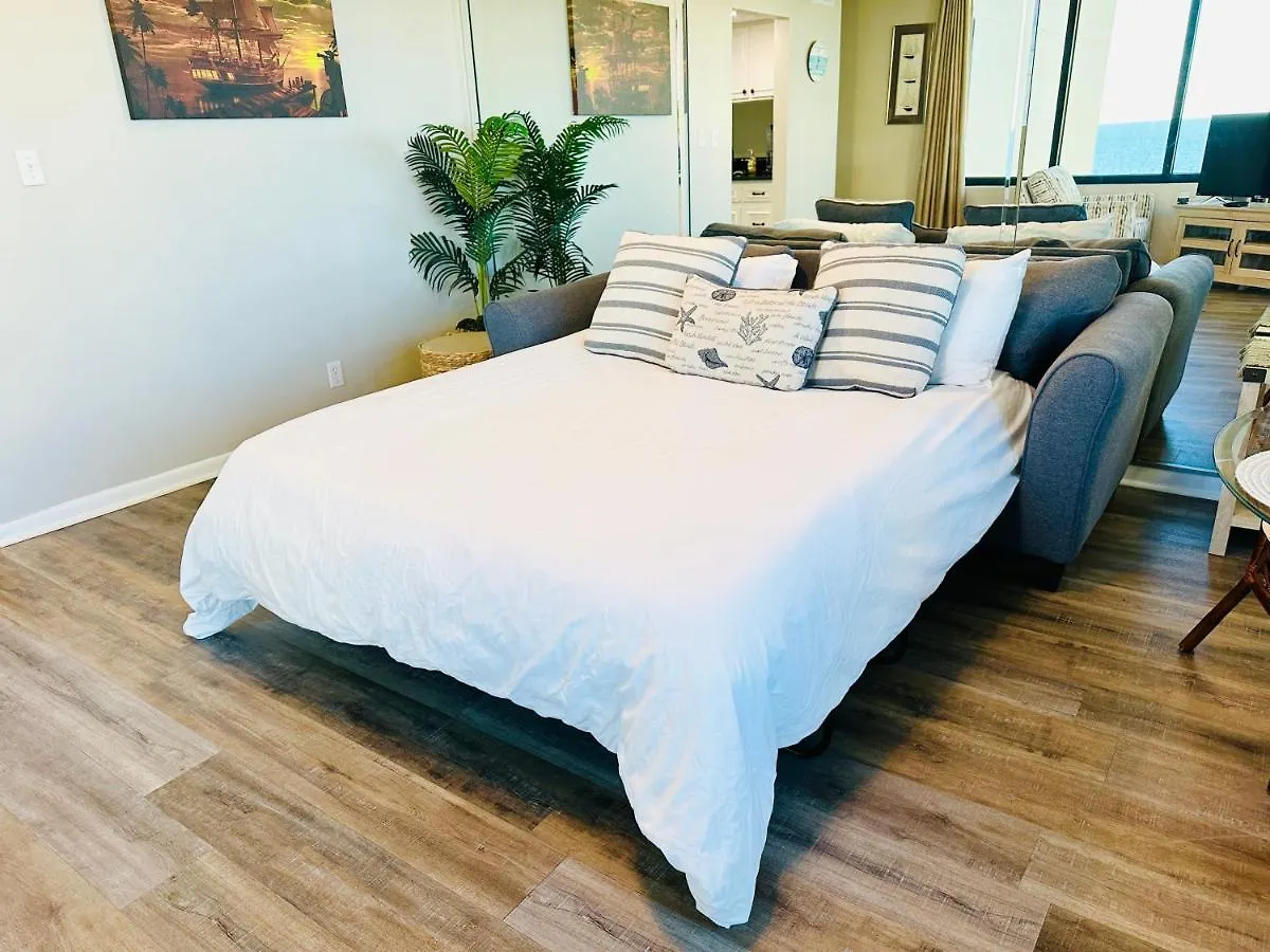 Aparthotel Beach Front Condo, King Size Bed, Sleeps 4 Panama City Beach United States